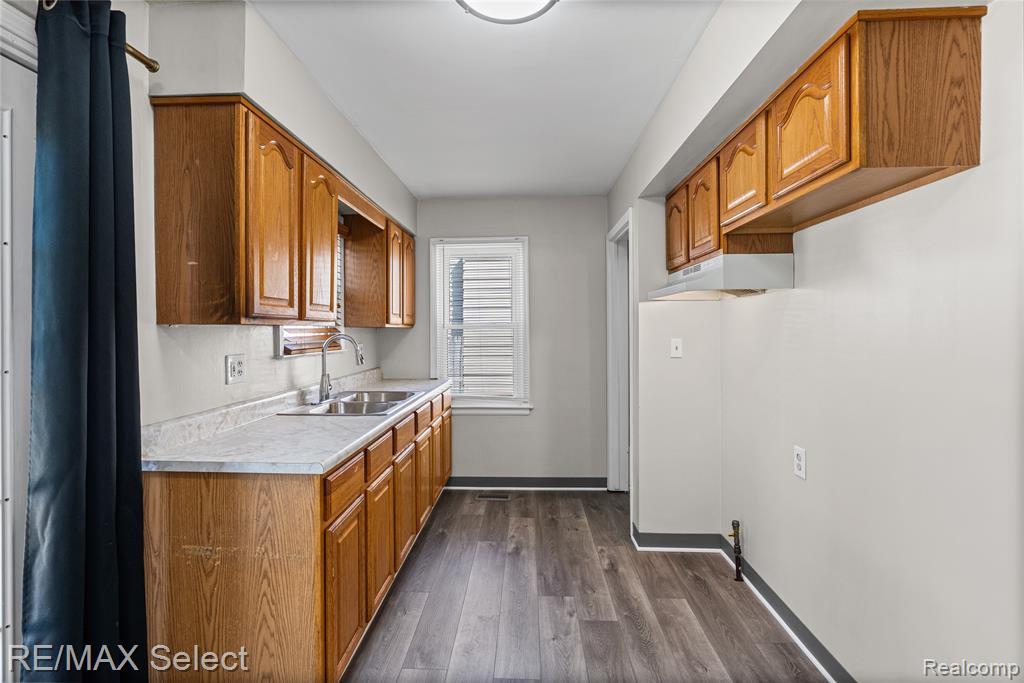 4305 Pengelly Road, Flint, MI 48507 — Photo 9