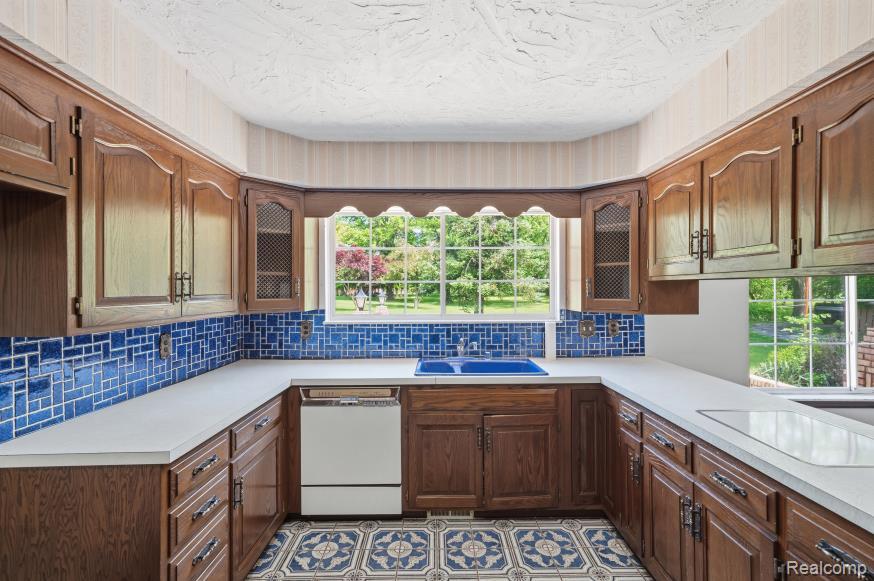 7020 Rattalee Lake NW, Clarkston, MI 48348 — Photo 16