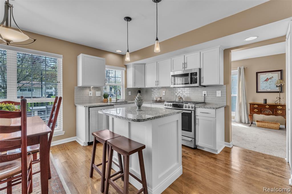 944 S Parkwood Drive, South Lyon, MI 48178 — Photo 5