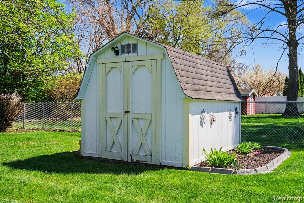 4459 Sunderland Place, Flint, MI 48507 — Photo 24
