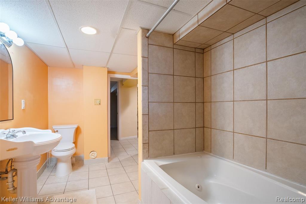 44528 WHITMAN Avenue, Canton, MI 48187 — Photo 23