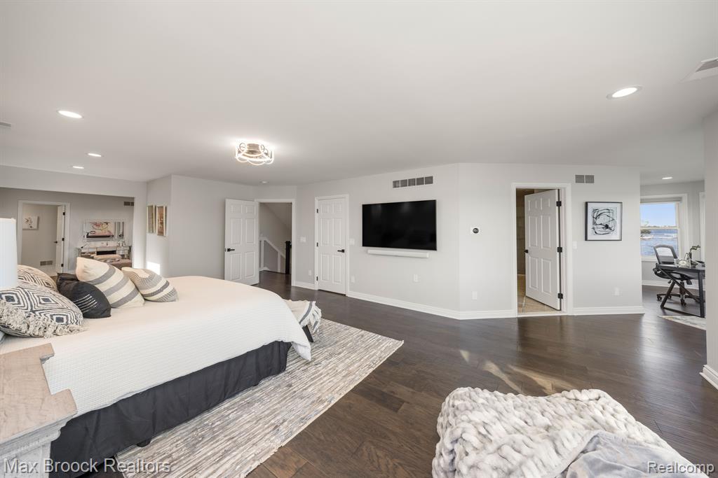 4659 LINWOOD Street, West Bloomfield, MI 48324 — Photo 37