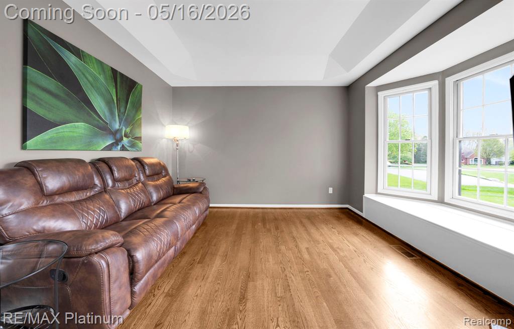 5043 Oak Bluff Court, Howell, MI 48843 — Photo 8