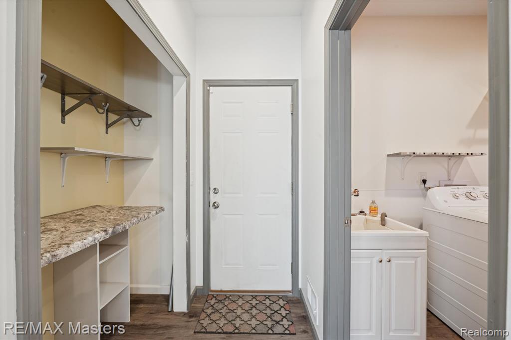 25845 Martinsville Road, New Boston, MI 48164 — Photo 44