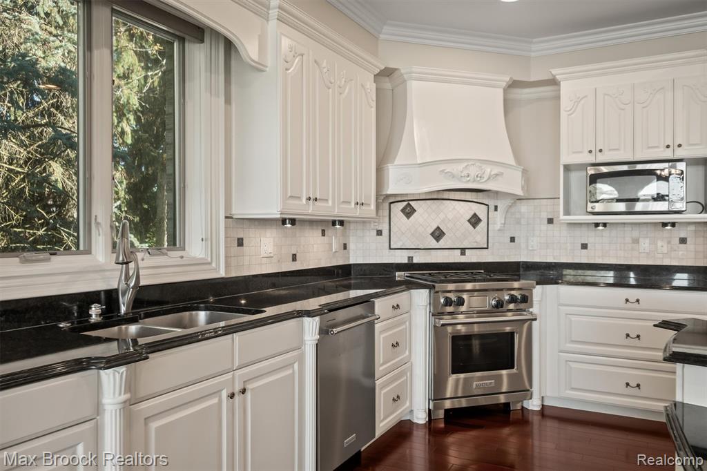 4764 Dow Ridge Road, Orchard Lake Village, MI 48324 — Photo 23