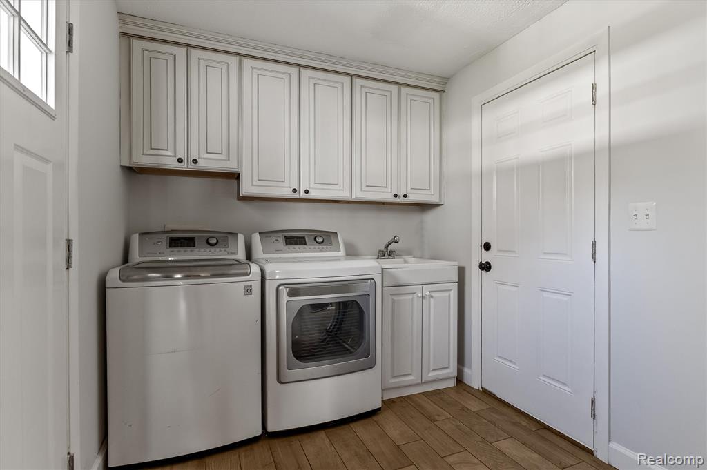 45100 W 10 Mile Road, Novi, MI — Photo 14