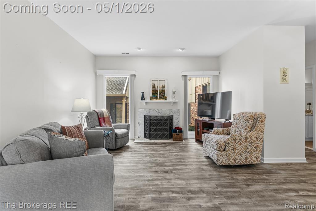 29374 Laurel Drive, Farmington Hills, MI 48331 — Photo 8