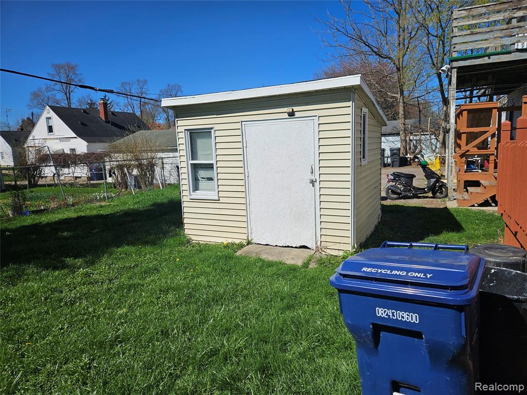 621 W Atherton Road, Flint, MI 48507 — Photo 34
