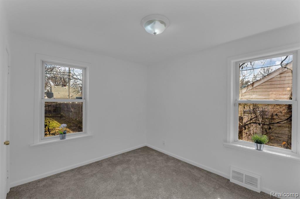 8001 JACKSON Street, Taylor, MI 48180 — Photo 15