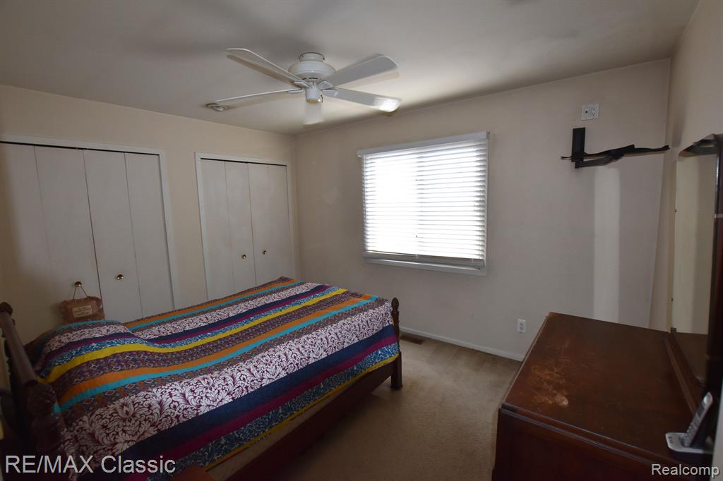 746 WOODINGHAM Avenue, Waterford, MI 48328 — Photo 10
