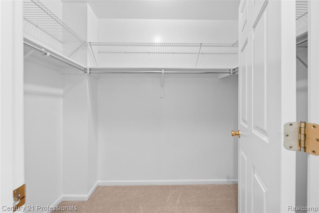 40121 Streamwood Court, Sterling Heights, MI 48310 — Photo 15
