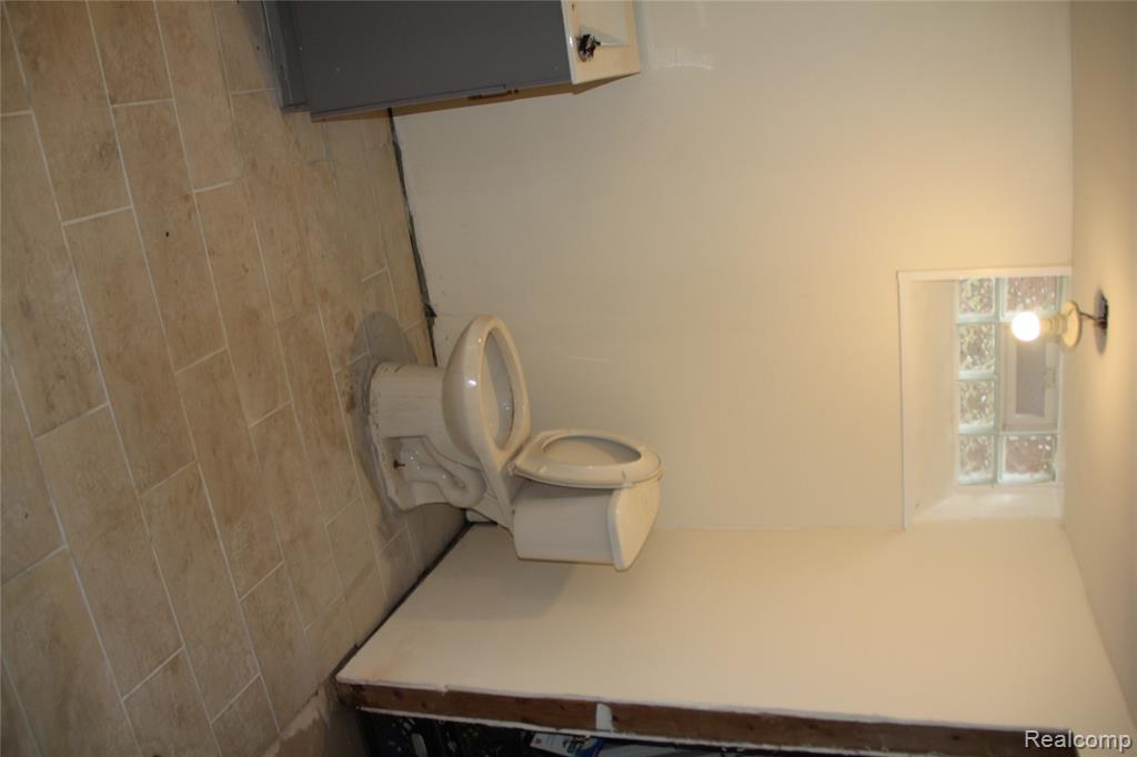 11470 E Lakepointe Street E, Detroit, MI 48224 — Photo 16