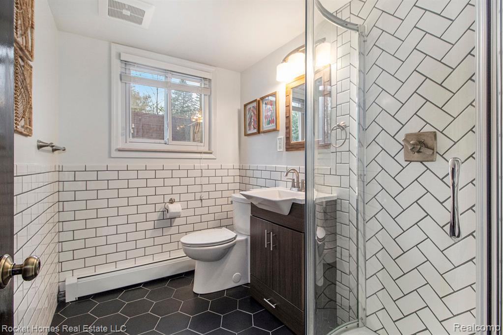 7170 Crestmore Street, West Bloomfield, MI 48323 — Photo 15