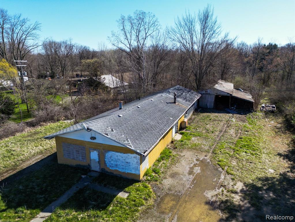 8860 PONTIAC Trail, South Lyon, MI 48178 — Photo 17