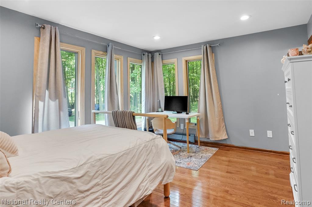 11500 Lisa Lori Lane, South Lyon, MI 48178 — Photo 57