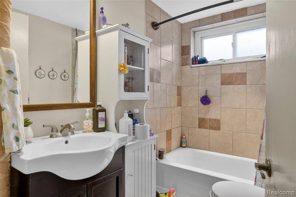 7975 Bendix Road, Brighton, MI 48114 — Photo 21