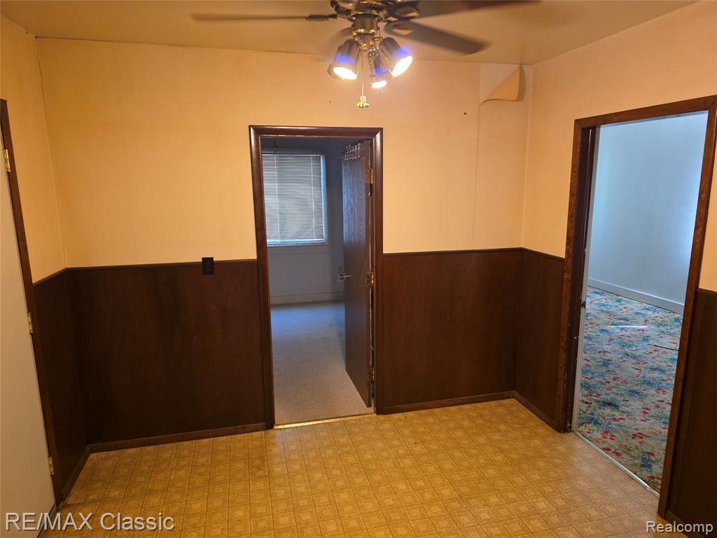952 Lakeview Street, Waterford, MI 48328 — Photo 13