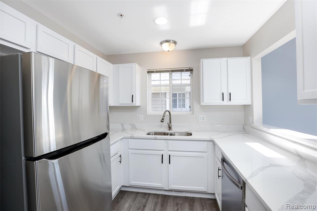 1111 BEAVER Run, Troy, MI 48083 — Photo 8