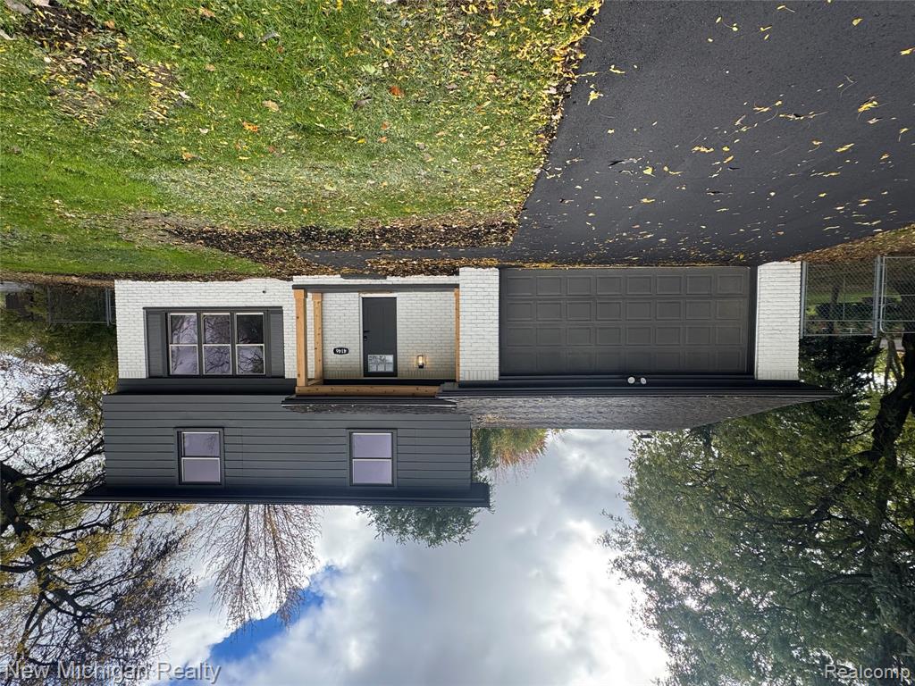 4146 McCandlish Road, Grand Blanc, MI 48439 — front exterior