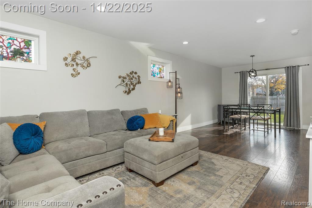 1226 E Bernhard Avenue, Hazel Park, MI 48030 — Photo 5