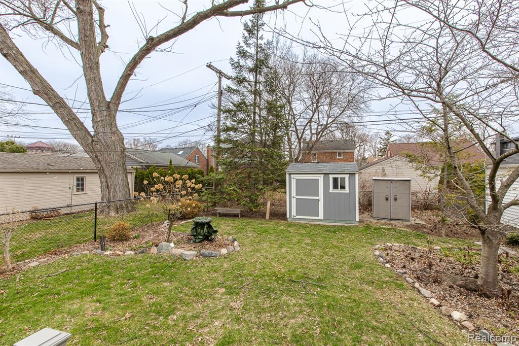 10846 Hart Avenue, Huntington Woods, MI — Photo 50