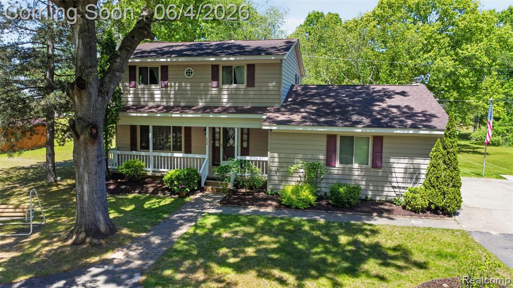 688 Bald Eagle Lake Road, Ortonville, MI 48462