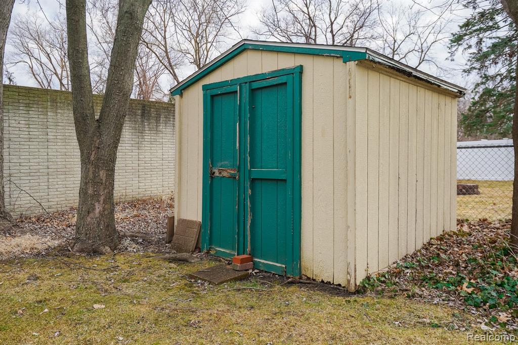 873 HENDRICKSON Boulevard, Clawson, MI — Photo 10