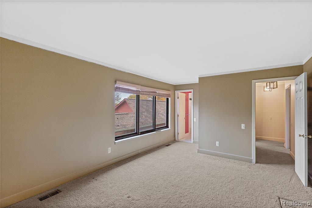 42216 Lochmoor Street, Clinton Twp, MI 48038 — Photo 19