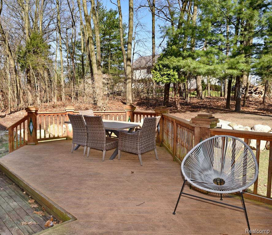 8284 BROOKSTONE Lane, Clarkston, MI 48348 — Photo 39