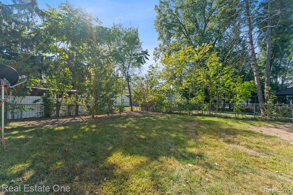 78 Cadillac Street, Pontiac, MI 48342 — Photo 18