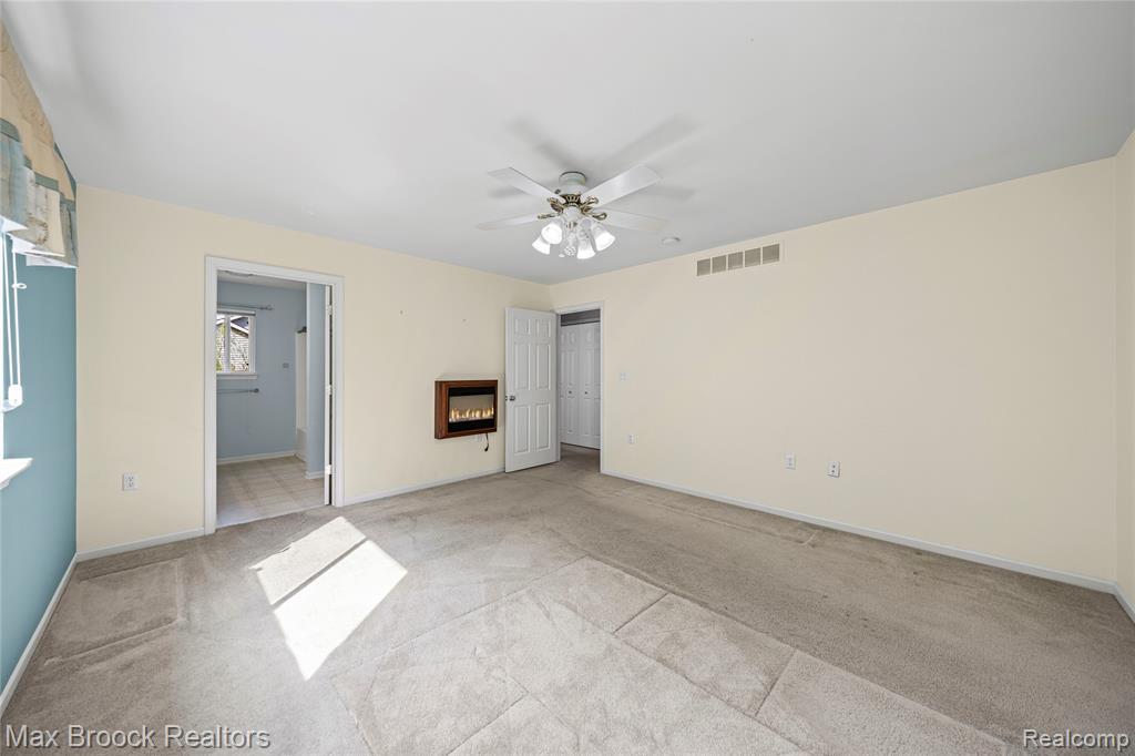 71 DONNA Court, Waterford, MI 48327 — Photo 16