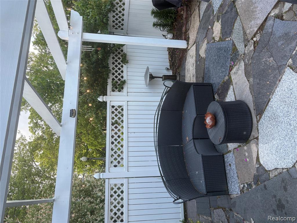 1735 LINCOLNSHIRE Drive, Detroit, MI, 48203