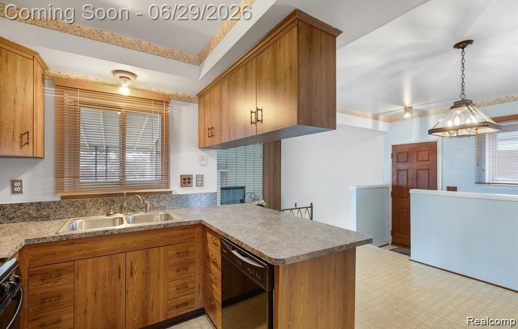 4644 Kingsley Drive, Warren, MI 48092 — Photo 9