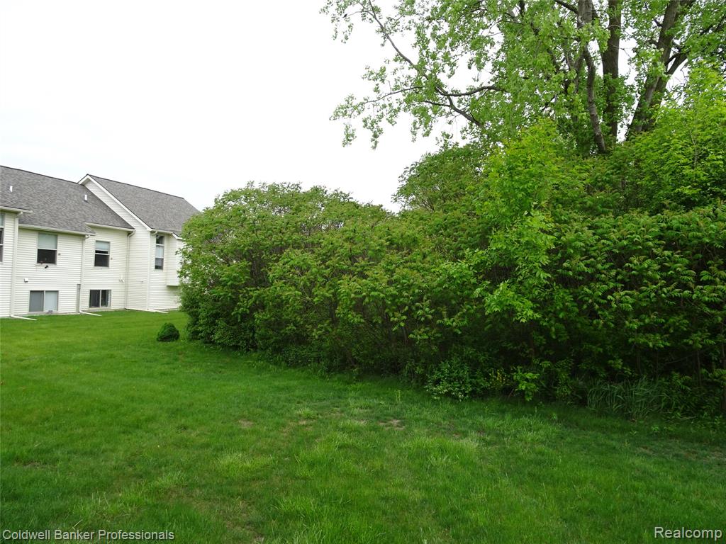 5399 Swan Drive, Burton, MI 48509 — Photo 32