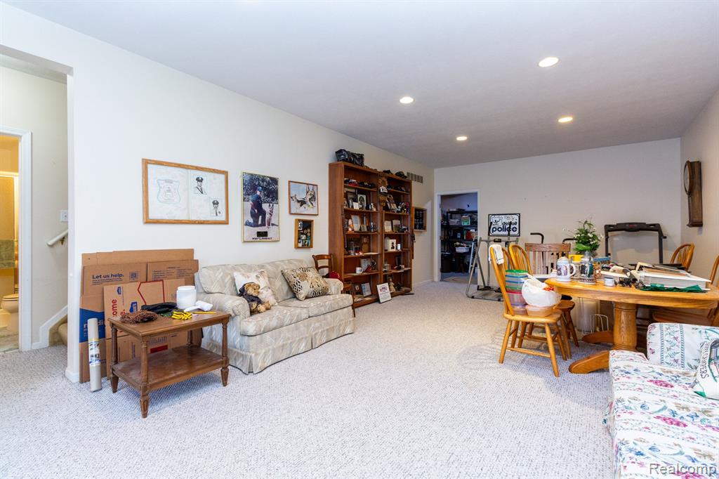 211 PIERCE LAKE Drive, Chelsea, MI 48118 — Photo 36