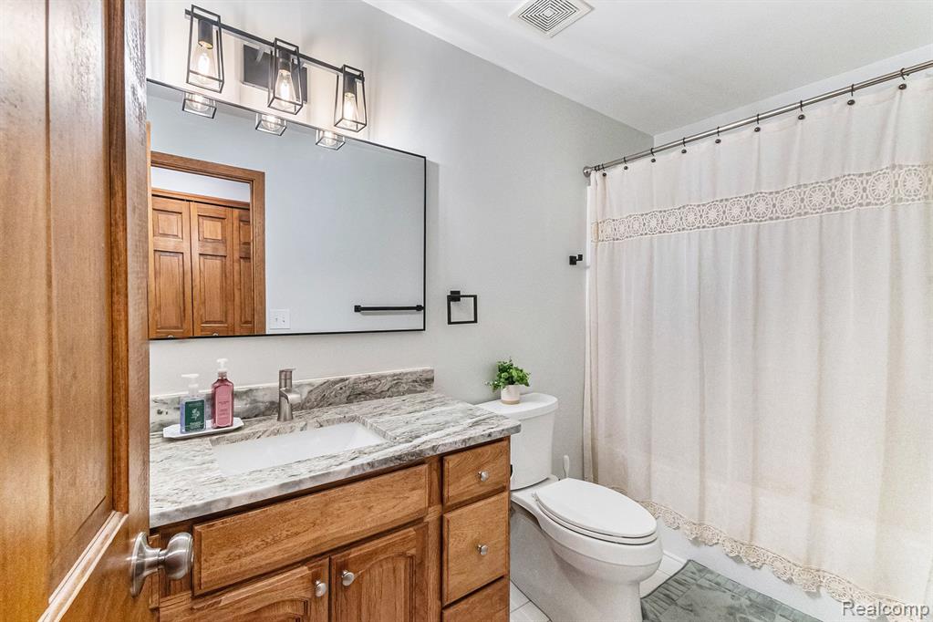 4024 AUSTIN Court, Lapeer, MI 48446 — Photo 18