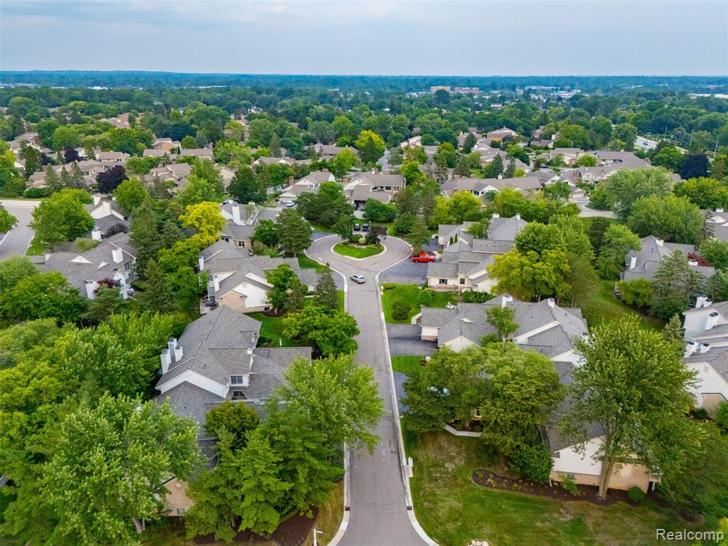 6012 Danbury Court, West Bloomfield, MI — Photo 59