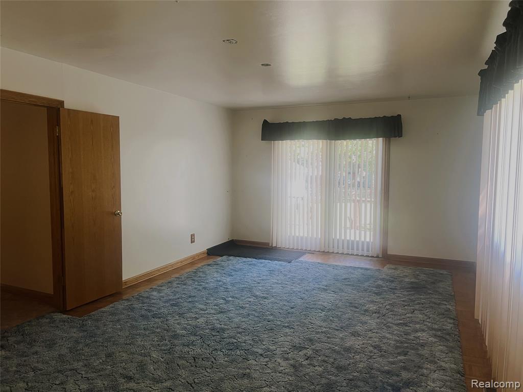 3918 Whitney Avenue, Flint, MI 48532 — Photo 16