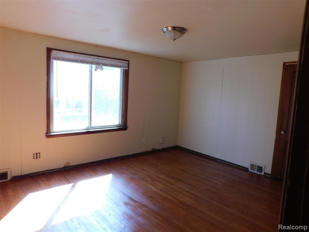 8346 Sirron Street, Detroit, MI 48234 — Photo 10