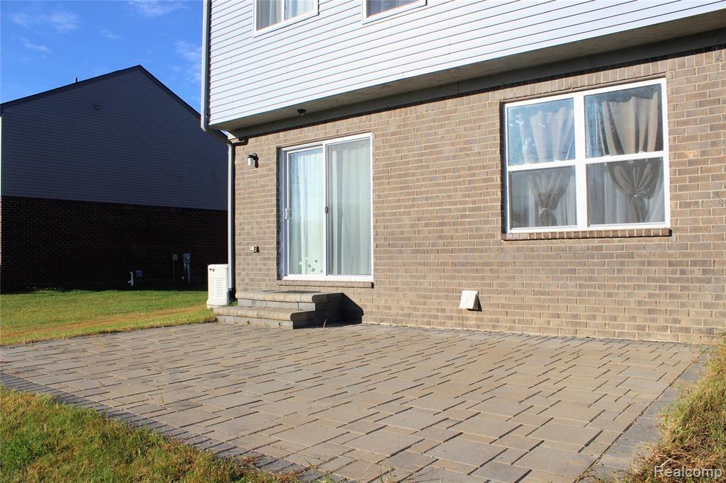 13735 Chester Court, Belleville, MI 48111 — Photo 20