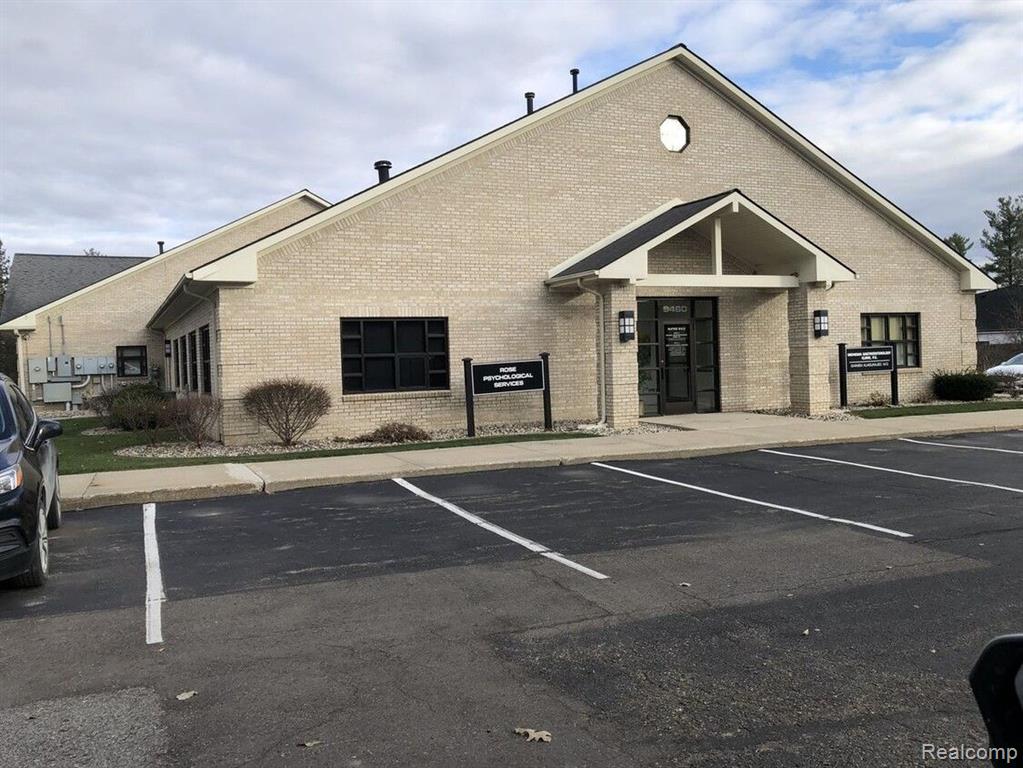 9460 S SAGINAW Road, Grand Blanc, MI 48439 — front exterior