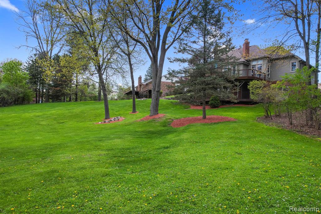 8261 STAGHORN Trail, Clarkston, MI 48348 — Photo 13