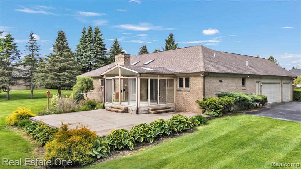 751 Bristol Lane, Clarkston, MI 48348 — Photo 33