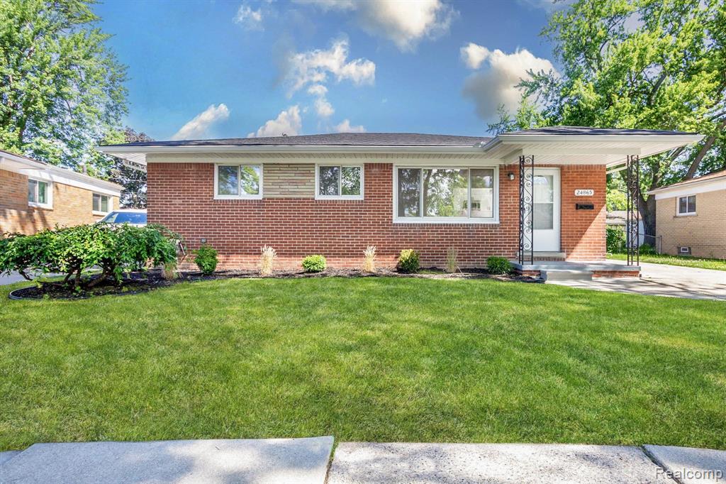 24865 Ridgecroft Avenue, Eastpointe, MI 48021