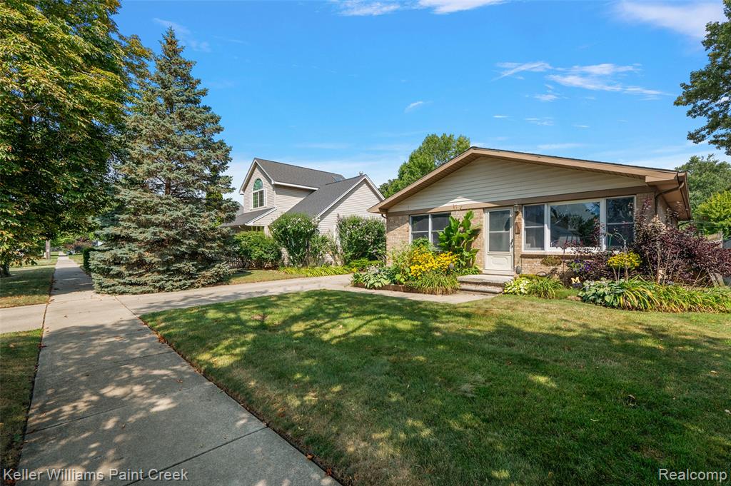 436 Orchard Street, Wyandotte, MI 48192 — Photo 4