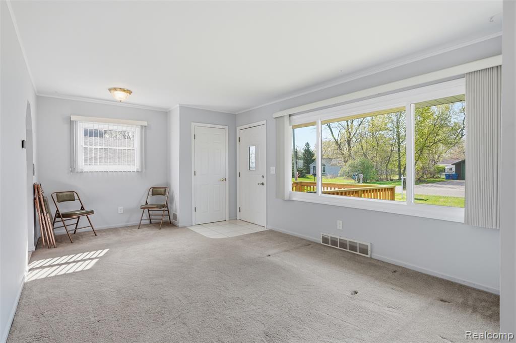6414 Lanman Drive, Waterford, MI 48329 — Photo 5