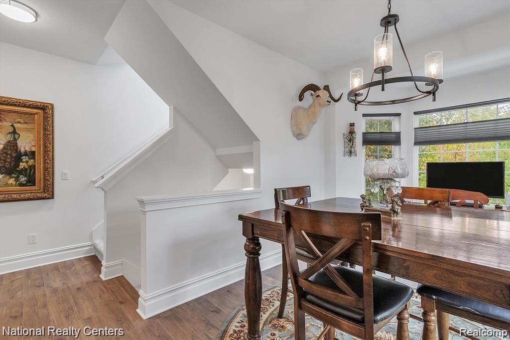 581 VILLAGE Lane, Milford, MI 48381 — Photo 15