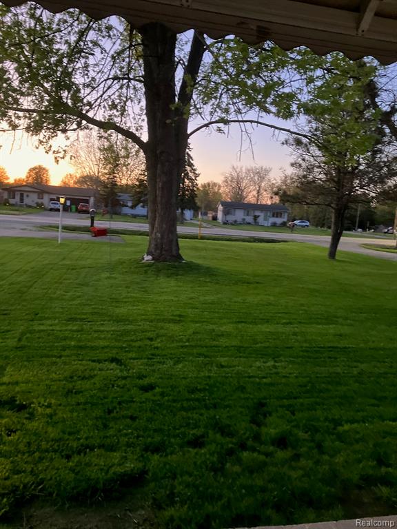 47978 Jefferson Avenue, Chesterfield, MI 48047 — Photo 37