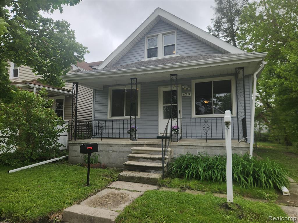 428 E Milton Avenue, Hazel Park, MI 48030 — front exterior
