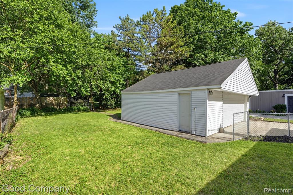 23470 Oneida Street, Oak Park, MI 48237 — Photo 28